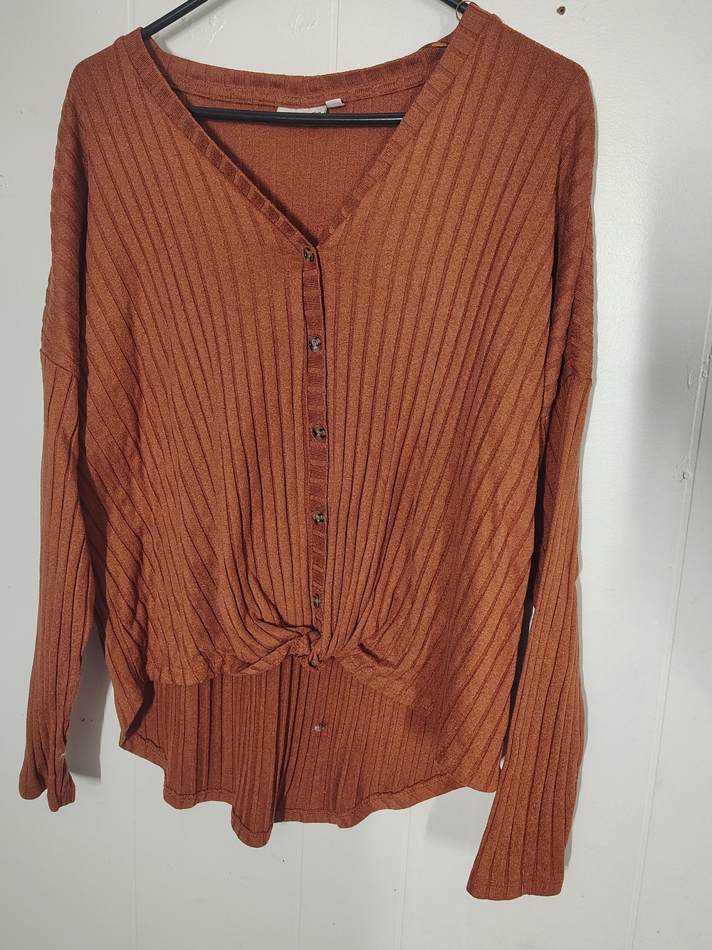 SO Ribbed Button-Front Crop Top in Rust